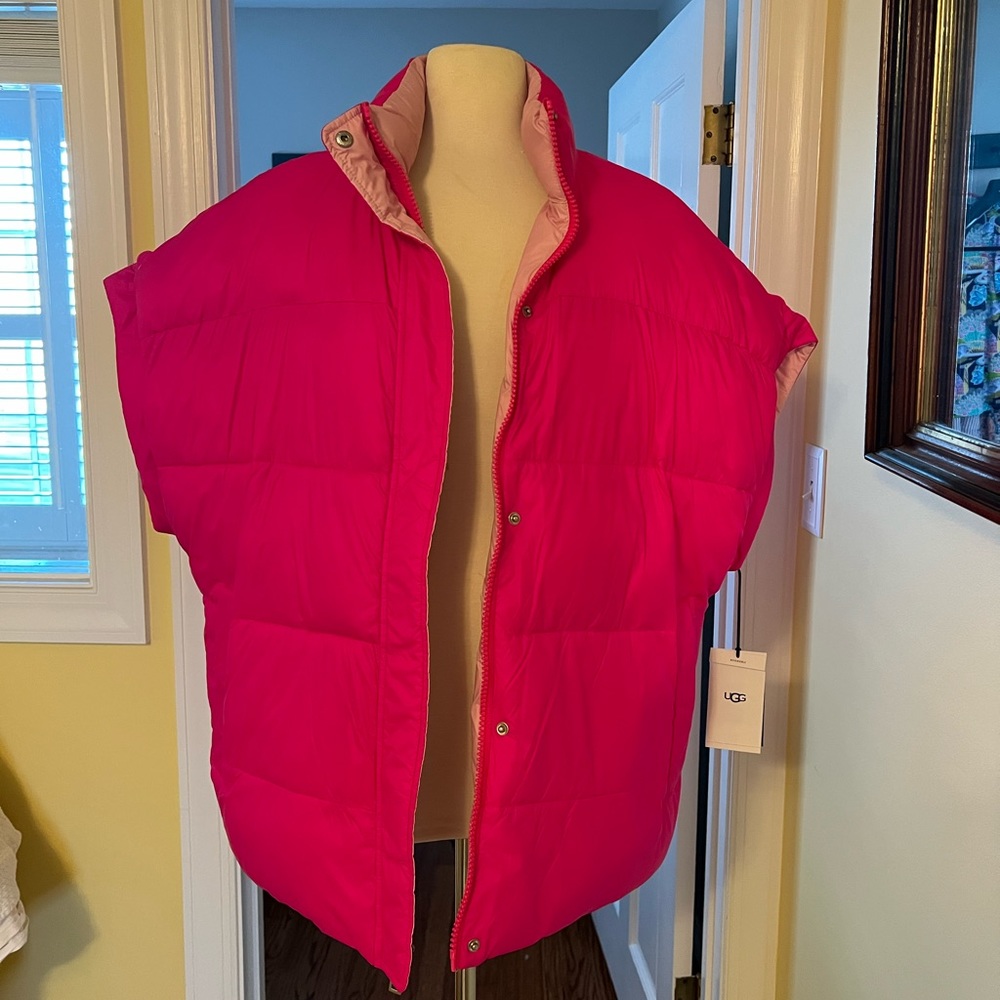 NWT Ugg SYDNEE REVERSIBLE PUFFER VEST Pink Sz Medium